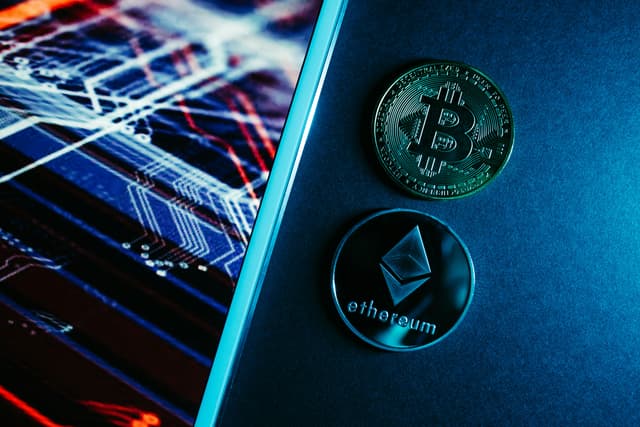NFT și metaverse: cum joci inteligent cu investiții digitale