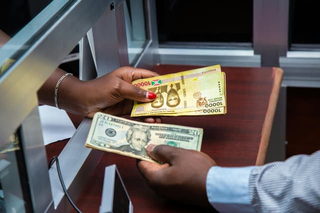Știri financiare: cum au reacționat piețele la înăsprirea fiscală