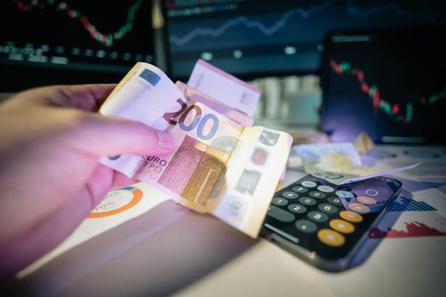 Cum să păstrezi controlul financiar când politicile fiscale devin imprevizibile
