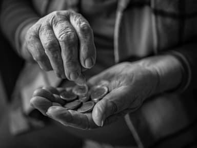 Planificarea pensiei: cum economisești pentru bătrânețe