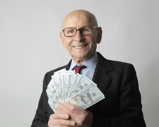 Plan de economii pe 12 luni pentru obiective mari