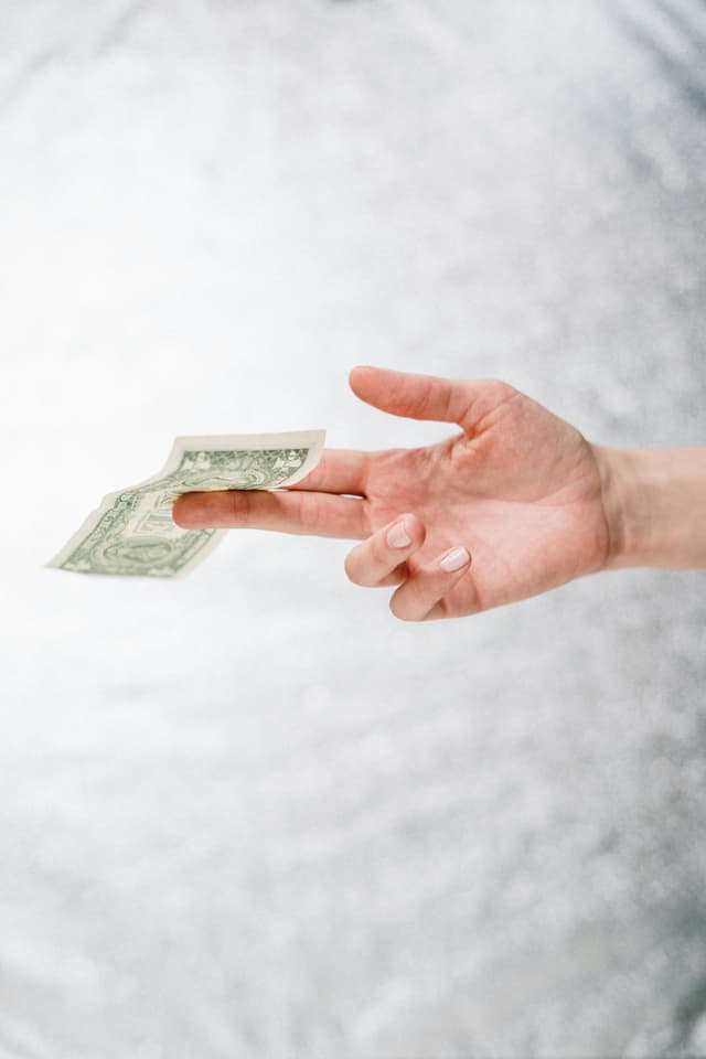 7 metode de economisire testate de experți financiari