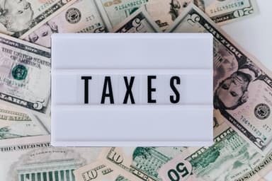 Taxe noi sau tăieri? Răspunde guvernul impasului fiscal
