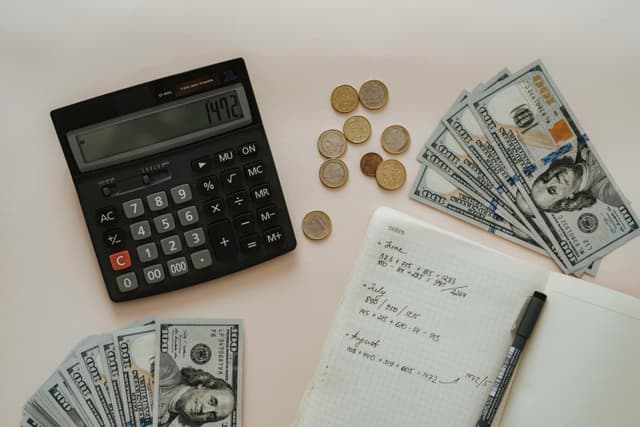 Dobânda compusă: cum funcționează magia economisirii