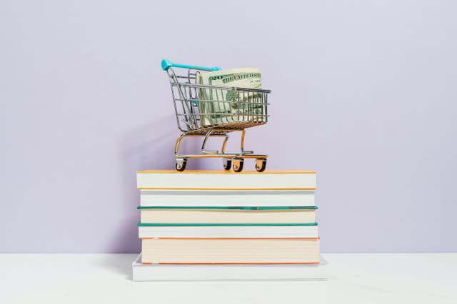 Educație financiară: 5 cărți pe care trebuie să le citești