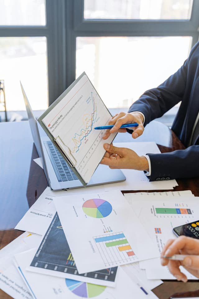Cum să-ți negociezi dobânda la credit într-o perioadă instabilă