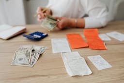 Obiceiuri zilnice care te ajută să economisești fără efort