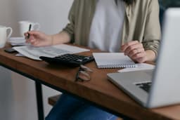 Ghid practic pentru plata eficientă a datoriilor