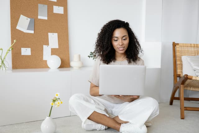 Cum funcționează sistemul e-Factura pentru freelanceri și firme mici