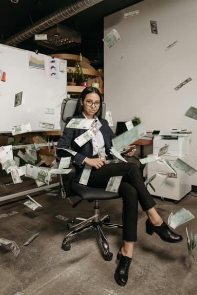 Ce este FIRE (Financial Independence, Retire Early) și cum îl aplici