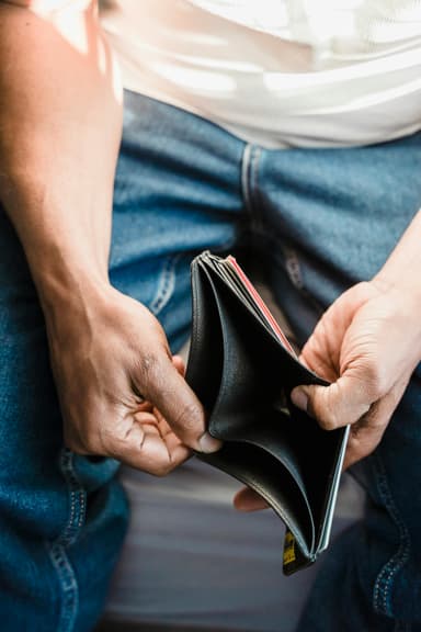Legea insolvenței personale: ce trebuie să știi dacă ai datorii mari