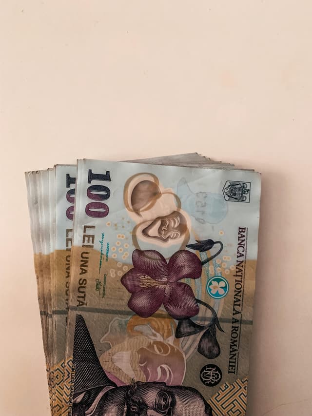Digitalizarea sistemului bancar românesc: perspective și provocări
